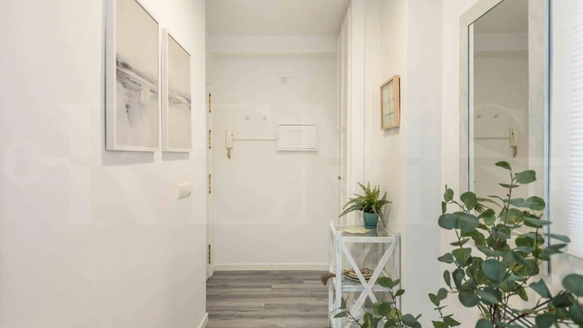 Cozy Apartment Near Plaza De La Merced By Rems Málaga