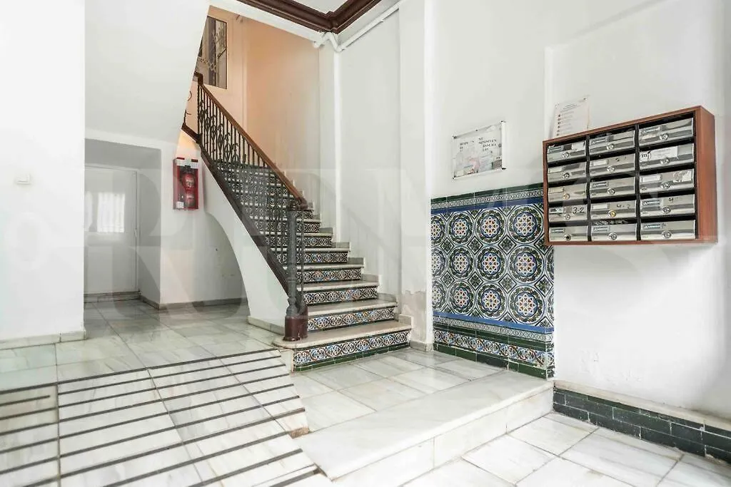 Cozy Apartment Near Plaza De La Merced By Rems Malaga