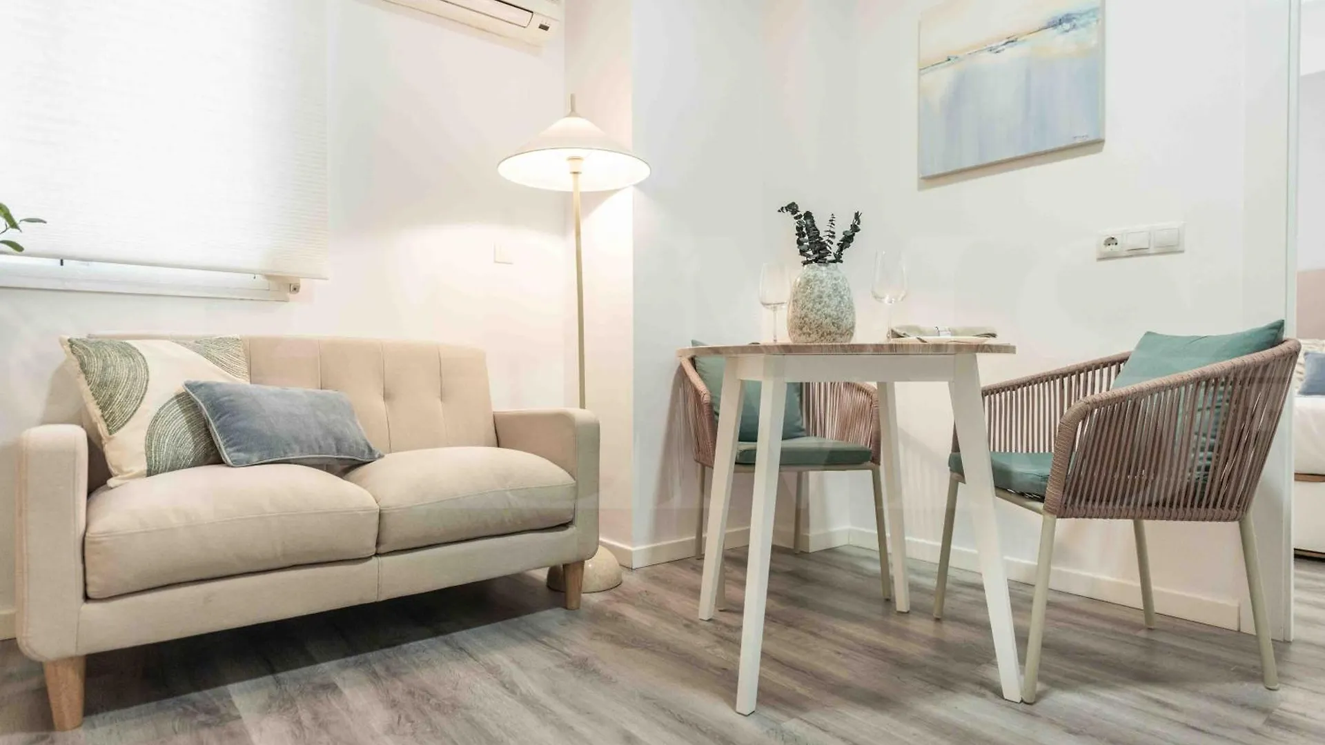 Cozy Apartment Near Plaza De La Merced By Rems Malaga