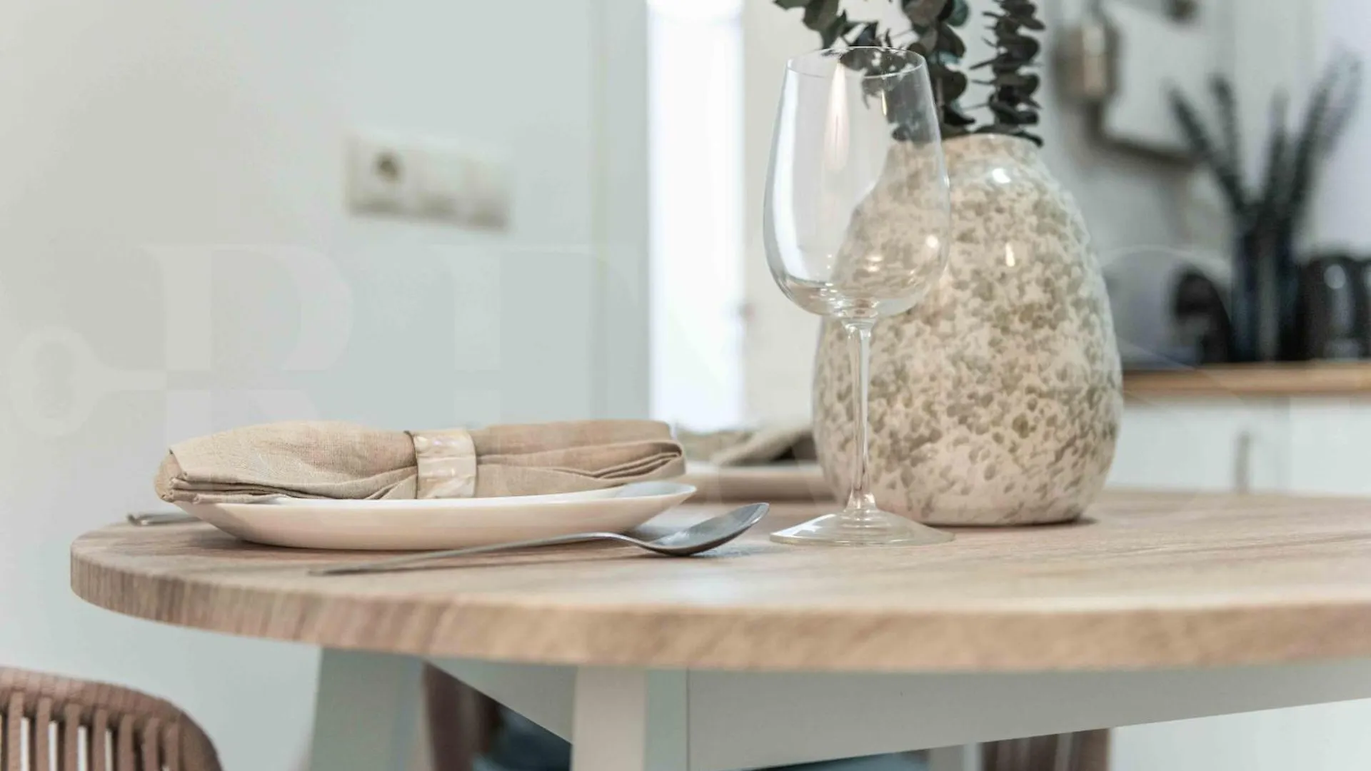 Cozy Apartment Near Plaza De La Merced By Rems Malaga