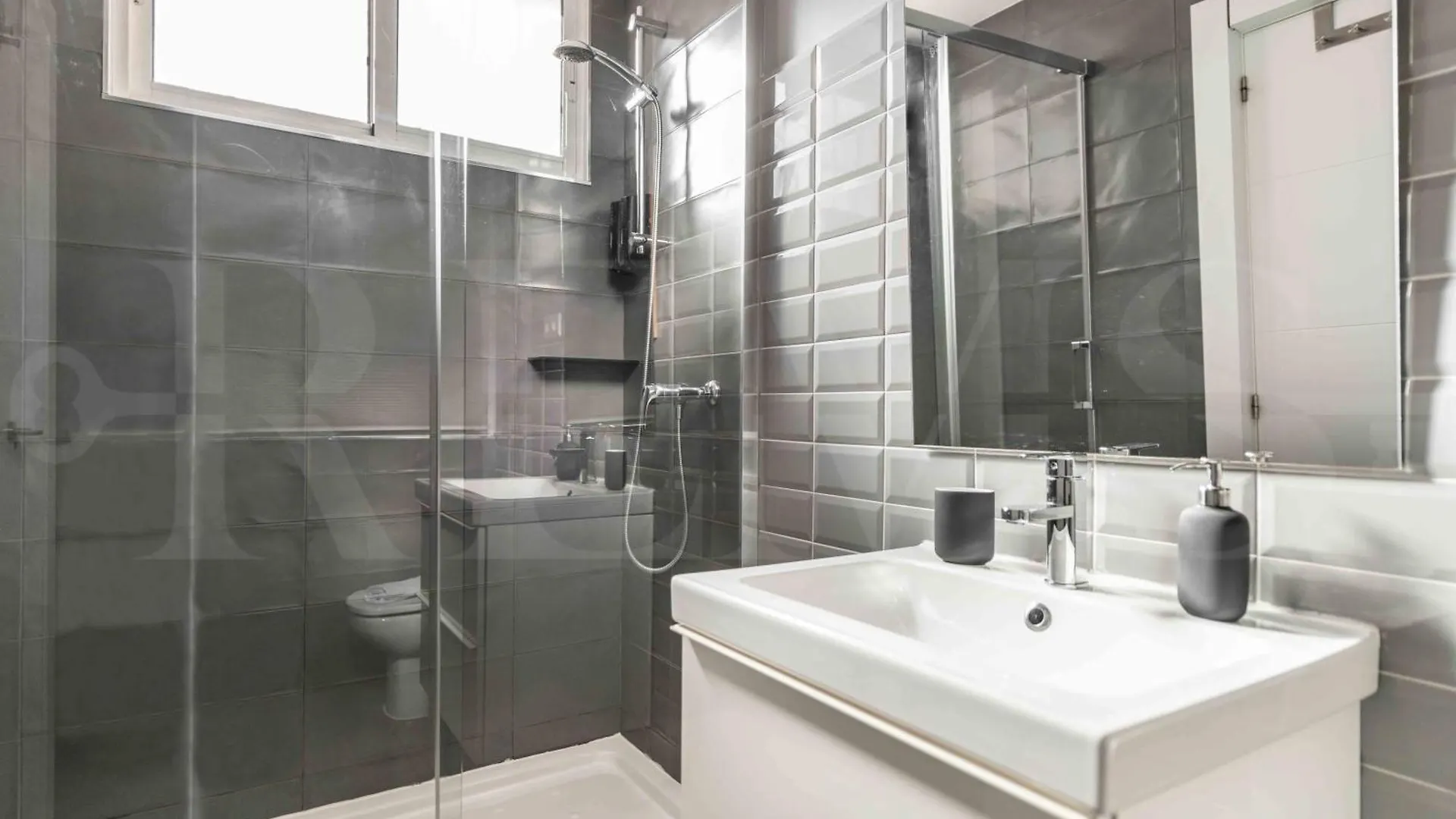 Cozy Apartment Near Plaza De La Merced By Rems Malaga
