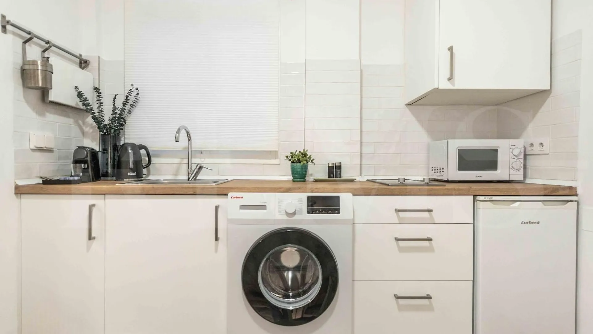 Cozy Apartment Near Plaza De La Merced By Rems Malaga